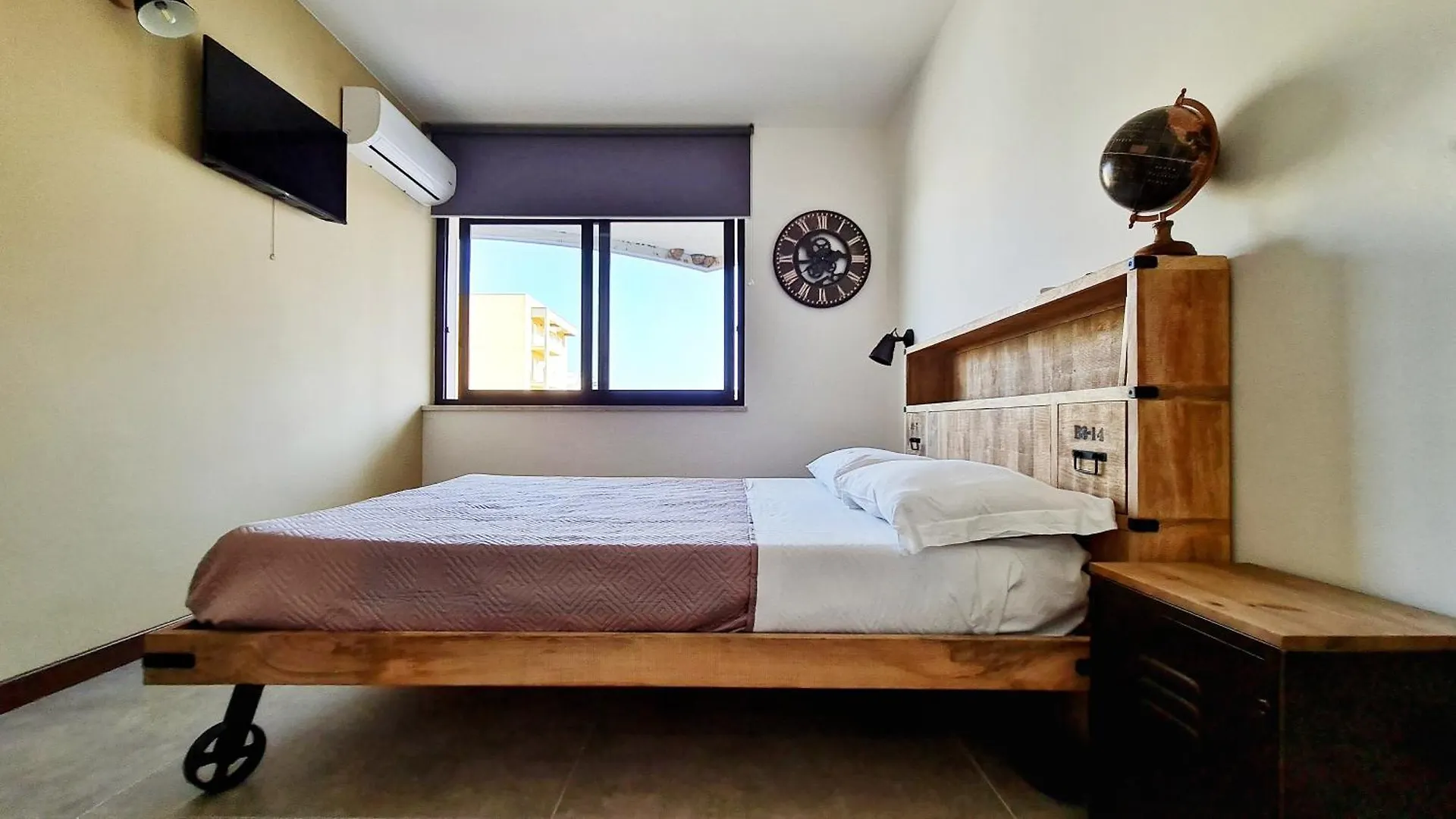 Apartment The Blue Ad Red Rooms Bagheria Italy